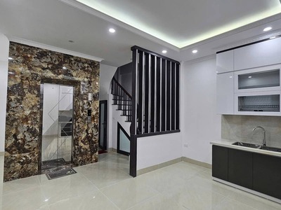 Trung tâm cầu giấy phố trần duy hưng 47m 5t nhỉnh 14 tỷ- thang máy- full nội thất hiện đại - mặt 1