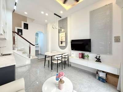 Nhà đẹp 4tầng nguyễn văn trỗi, phú nhuận full nội thất 5.85 tỷ 0