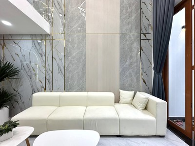 Gấp bán nhà đức diễn,bể bơi từ liêm oto,ngõ thông,dt:40mx5t,mt:4m, giá: 8.4ty 1