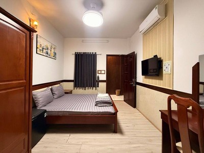 Khách sạn cao cấp - 38 tỷ tl - dòng tiền 2,2 tỷ/năm - 2 mặt tiền trước sau 4