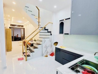 Bán nhà trung tâm tân phú, đường nguyễn sơn, 50m2, nhà đẹp full nt nhỉnh 5 2