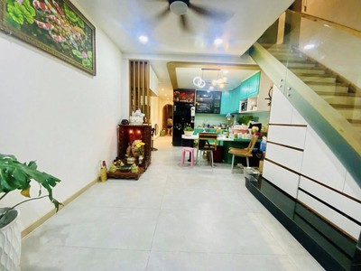 Bán nhà lô góc lũy bán bích hxh tránh 2 tầng 60m2 sổ a4 0 lg nhỉnh 8 1