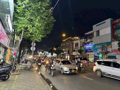 Bán gấp nhà  4x14  mặt tiền đường quang trung, gò vấp giá 13.4 tỷ  gần ngã 5 2