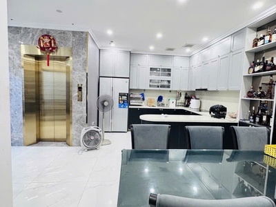 Hiếm, bán nhà vạn bảo liễu giai, phân lô ô tô vào nhà, kinh doanh, thang máy, chỉ 36 tỷ 1