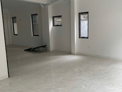 Cho thuê mbkd tầng 3   thông sàn có thang máy và ô tô đỗ cửa tại đống đa, hà nội 0