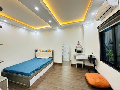 Cần bán nhà ngọc lâm 6 tang có thang máy,35m nhỉnh 9 tỷ. 0