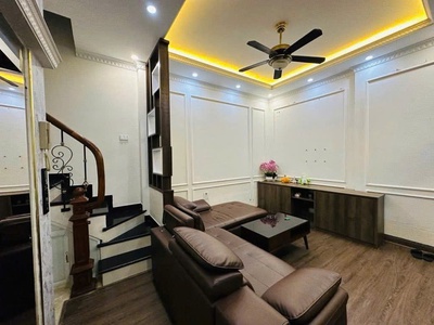 Cần bán nhà ngọc lâm 6 tang có thang máy,35m nhỉnh 9 tỷ. 2