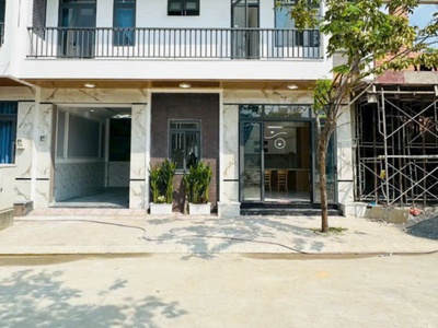 Bán gấp nhà thạnh xuân 52 phường thới an quận 12 , 55m2 giá 5,3 tỷ thương lượng, 3 tầng, tặng nội 0