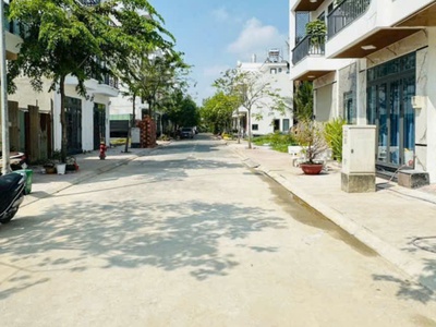 Bán gấp nhà thạnh xuân 52 phường thới an quận 12 , 55m2 giá 5,3 tỷ thương lượng, 3 tầng, tặng nội 3