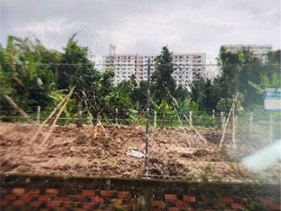 Đất đẹp   giá tốt    chính chủ cần bán tại hẻm 1 sẹc đường 22 thuộc phường linh đông,  thủ đức cũ , 4