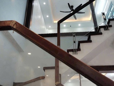 Bán căn nhà 4 tầng lô góc ngõ phố Đinh Văn Tả, ph Bình Hàn, TP HD, 52.2m2, 3 ngủ, 4 vs, gara 2