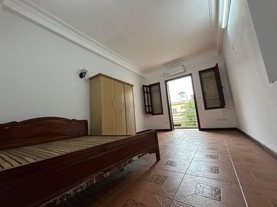 Nhà phố Vũ Ngọc Phan 56m2 x 5T phân lô 20m ra ô tô ngõ nông thông về ở ngay, hơn 14 tỷ 2