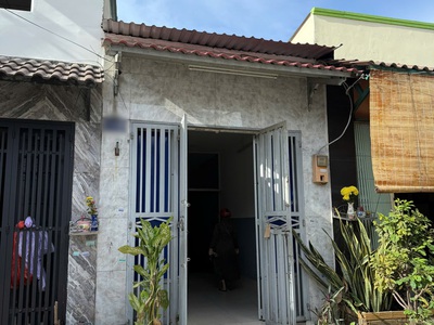 Nhà 2 tầng nở hậu hẻm xe tải c4 phạm hùng bình hưng - bình chánh 0