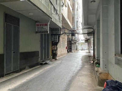 Bán phân lô trần quốc hoàn -  40mx4t - ô tô vỉa hè - kinh doanh sầm uất- dòng tiền 21tr/th 0