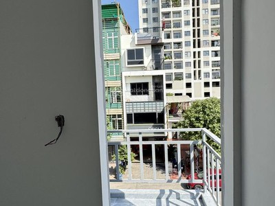 Cho thuê nguyên tòa nhà vị trí vàng đối diện vincom dĩ an   chỉ 30 tr/tháng 4