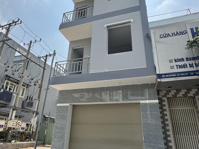 Cho thuê nguyên tòa nhà vị trí vàng đối diện vincom dĩ an   chỉ 30 tr/tháng 0