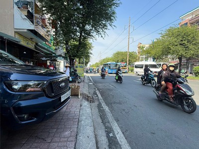 Bán nhanh giá về 37 tỷ-vị trí-đơn vị thuê thương hiệu - siêu phẩm mặt tiền hồng bàng 2