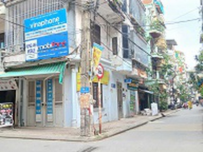 Cho thuê tầng 1, diện tích 18m2 không ở - có lối đi, vệ sinh riêng. 2