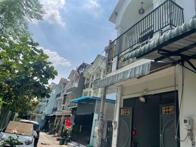 Giá sốc 4.5 tỷ   nhà trệt lầu 4x13   xe hơi ngủ trong nhà   huỳnh thị hai q12 0