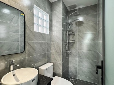 Cho hộ gia đình thuê nhà riêng tại phố văn cao ba đình 8.5tr/tháng 2