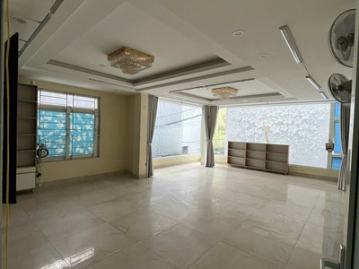 Cần cho thuê 100m2 mb tầng 2 tại số 17 ngõ hòa bình 2 p.minh khai, hbt , hn, 0396218339 0