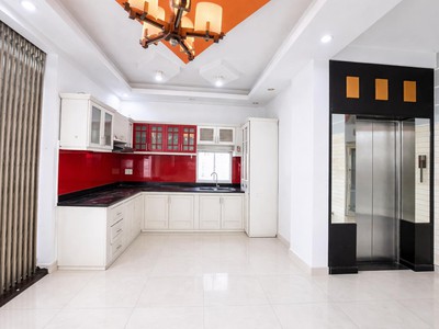 Bán nhà tân sơn nhì  hxh tránh thông  7 tầng thang máy  86m2 ngang 6 14.x 3