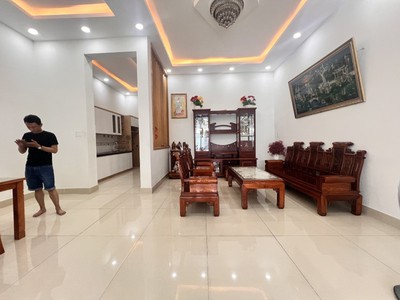 Bán nhà mặt phố đường số 4, phường linh xuân, tp hcm. dt 140m2, 3 tầng, giá  8.85 tỷ. 3