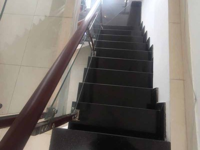 Nhà đẹp hẻm 6m có lề gần chợ hiệp bình   3 tầng   từng cho thuê 18 triệu/tháng   8.9 tỷ 3