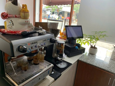 Sang quán cafe căn góc có gác ở lại 1