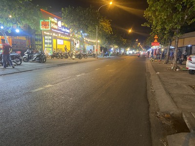 Bán đất mặt tiền 10x20m giá 18 tỷ đường song hành 1