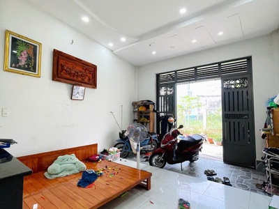 Chủ kẹt tiền   bán gấp nhà ngang 5m nở hậu l   hxh quay đầu 4