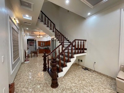 Cho thuê nhà mặt phố Văn Cao, DT: 80m2, 4 p.ngủ khép kín. 9