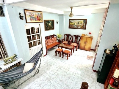 Bán nhà đ.tôn thất thuyết- trước nhà có sân rộng 4m- dtsd hơn 154m2- ngang 4.5m- lưu thông tôn đản- 2