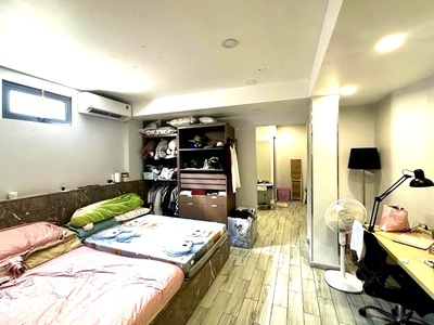 Nhà ngang lớn 4.9m-đ.bến vân đồn- đẹp, sang xịn sò- giao thương q8 với q1 - hướng đi đ.khánh hội- 4