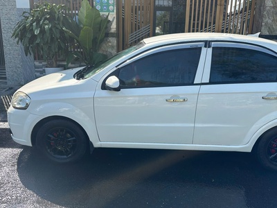 Chiếc xe sedan Gentra sản xuất năm 2008, xuất xứ từ Hàn Quốc. 2