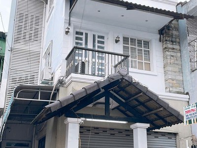 Nhà đẹp   giá tốt    chính chủ cần bán tại đht02, phường đông hưng thuận, quận 12 0