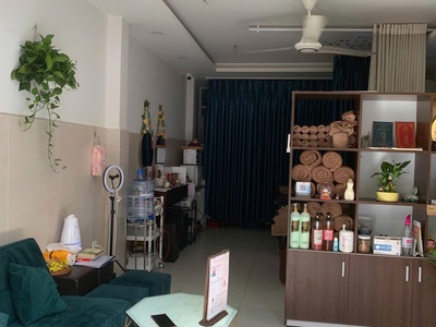Sang nhượng spa đang hoạt động tốt   full nội thất   ngay chợ hoàng hoa thám, tân bình 2