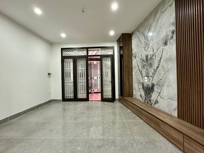 Bán siêu phẩm nhà trần khát chân 5 tầng thang máy long lanh lô góc sát phố hai bà trưng 0