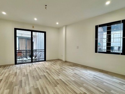 Bán siêu phẩm nhà trần khát chân 5 tầng thang máy long lanh lô góc sát phố hai bà trưng 2