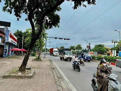 Hiếm nhà mặt phố Mậu Lương, 50m2, mặt tiền rộng 4m, vị trí đẹp, kinh doanh sầm uất, giá 19.5 tỷ 0