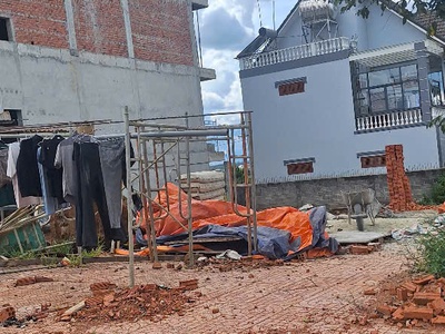  Bán gấp lô đất vị trí đẹp - Mặt tiền 2 đường lớn 1