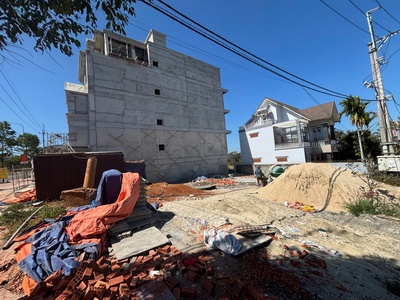  Bán gấp lô đất vị trí đẹp - Mặt tiền 2 đường lớn 0