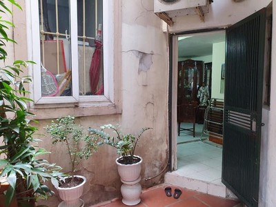 Chính chủ cho thuê tầng trệt bán hàng 8 triệu đỗ nhuận x tảo hà nội 4