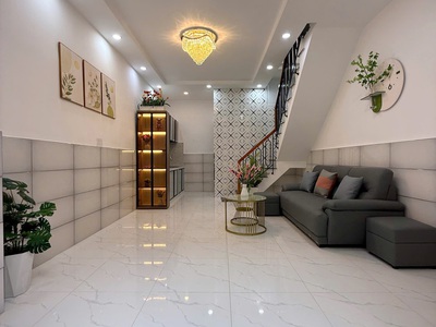 Nhà 2 tầng mới hẻm 337 đường ba đình p. chánh hưng. giá 4tỷ130 bớt lộc 1