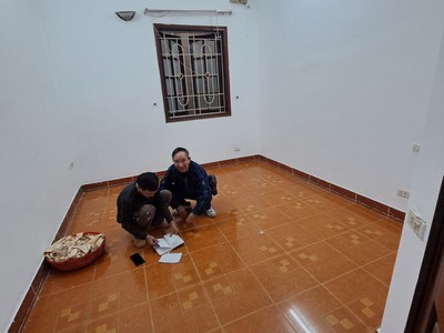 Nhà cho thuê ngõ 389 Hoàng Quốc Việt, Dt 55m2 x 4 tầng, mặt tiền 4m, đường 6m 2