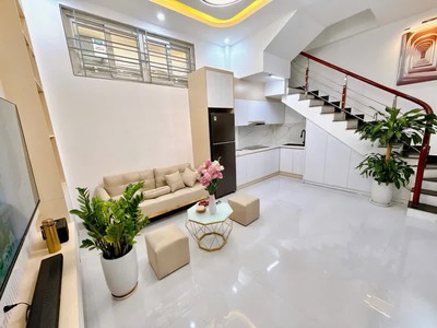 Trung tâm đống đa -  thái thịnh -hàng hiếm bay nhanh - xây mới liền kề - năm tầng kiên cố - sổ đỏ 0