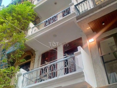Nhà cho thuê ngõ 389 Hoàng Quốc Việt, Dt 55m2 x 4 tầng, mặt tiền 4m, đường 6m 0