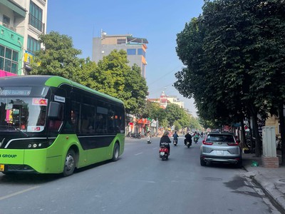 Chính chủ cần bán nhà 3 tầng mặt phố ngô xuân quảng   gia lâm 1