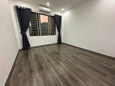 Nhà mới 6 tầng thang máy - gara ô tô - ngay ngã tư quốc bảo - thanh trì 0