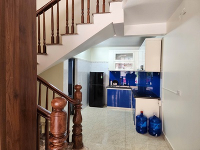 Cho thuê nhà 4 p.ngủ full đồ mặt phố Văn Cao. 3